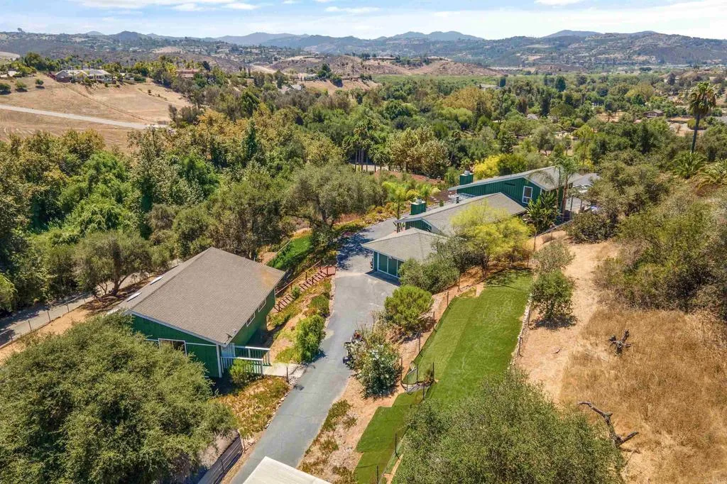 https://cdn.realtyfeed.com/cdn/127/306776166/5837d284911ccb6e790a57be1ddeed21.webp