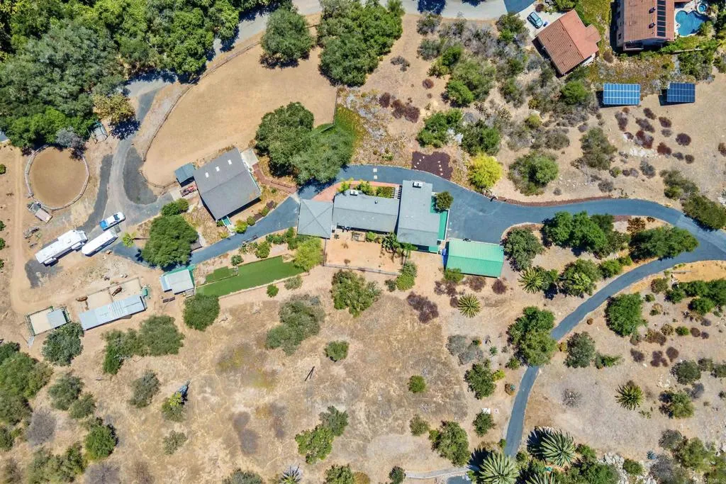 https://cdn.realtyfeed.com/cdn/127/306776166/7b32a6ecb5de948574e84c1cf6fc3131.webp