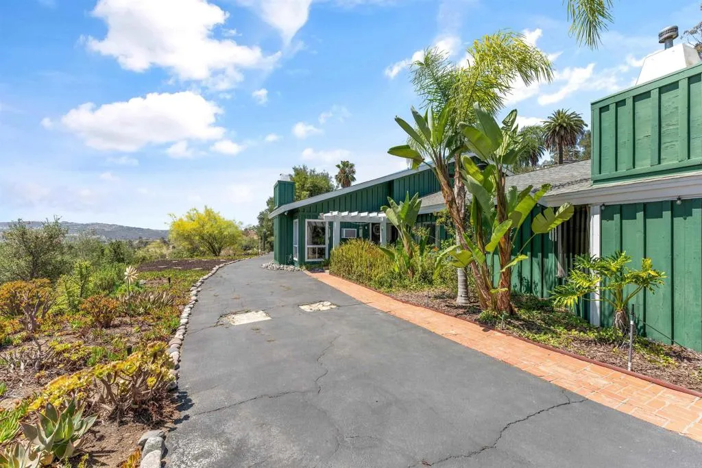 https://cdn.realtyfeed.com/cdn/127/306776166/7cedeae9bfe5b37743d4644f0ebfcde0.webp