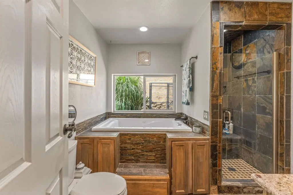 https://cdn.realtyfeed.com/cdn/127/306776166/c70a08486f98c53731760a3402d6822c.webp