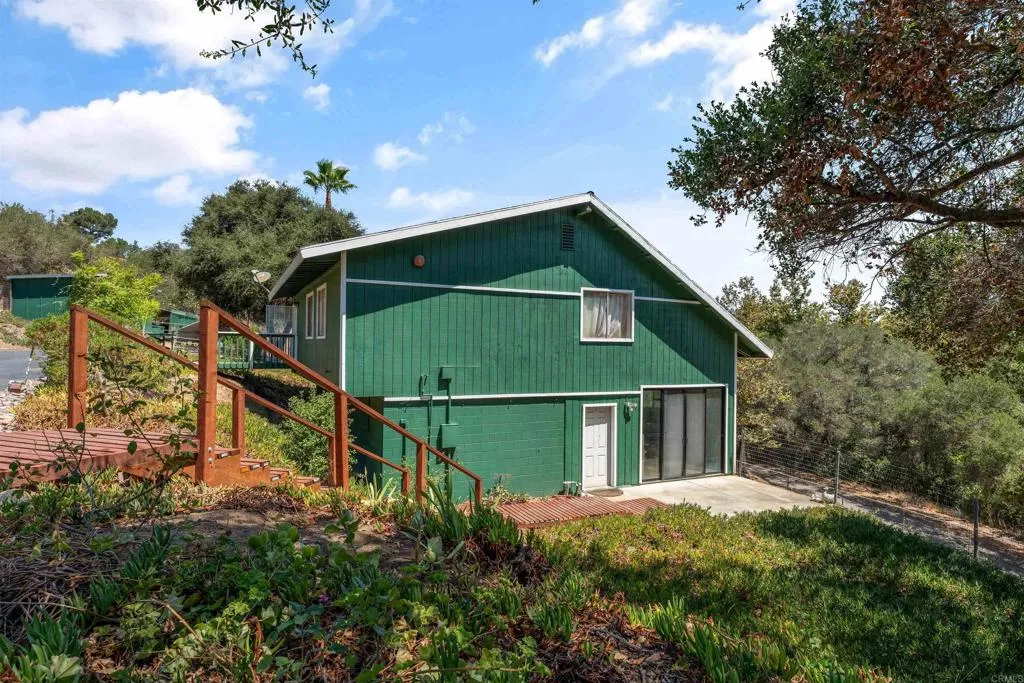 https://cdn.realtyfeed.com/cdn/127/306776166/ecc501e0c077db263a4a01ef4c97880e.webp
