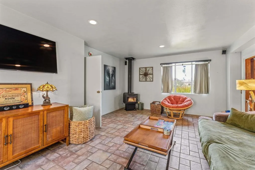 https://cdn.realtyfeed.com/cdn/127/306776166/f205c9780e2fcc6fd3f95d74f745b096.webp