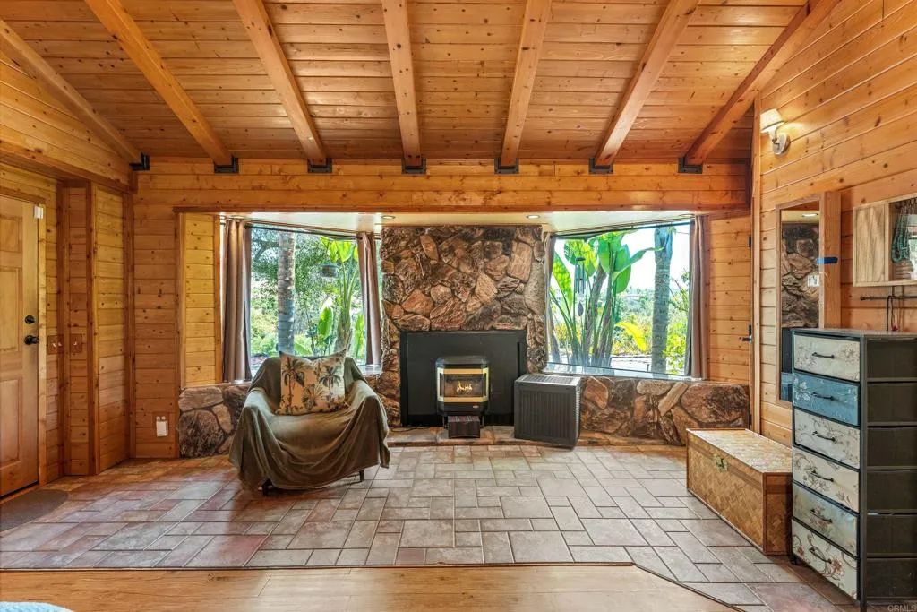 https://cdn.realtyfeed.com/cdn/127/306776166/fe1a71516c86350d9e8f7ef981fcdd14.webp