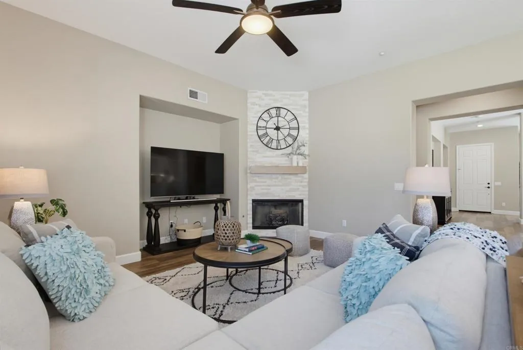 https://cdn.realtyfeed.com/cdn/127/306776173/cbeb7c8b16ee7168097df71ffca09cf4.webp