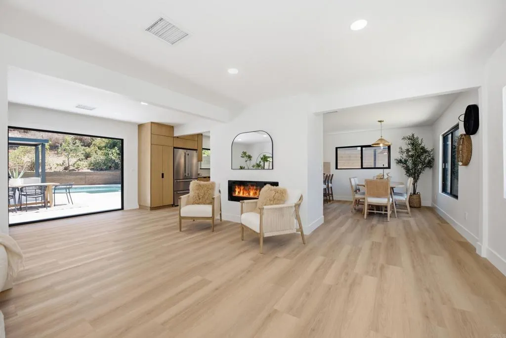 https://cdn.realtyfeed.com/cdn/127/306776205/0dd2713685e06ad15f0f9e2308e1cae0.webp