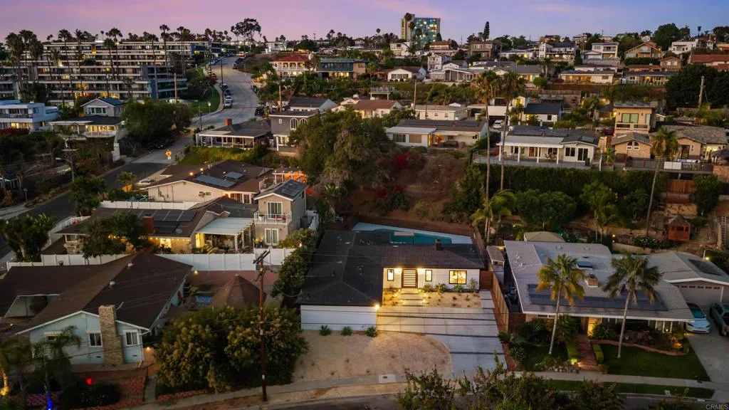https://cdn.realtyfeed.com/cdn/127/306776205/9c792ff998be40cde1779302b9c2cd86.webp
