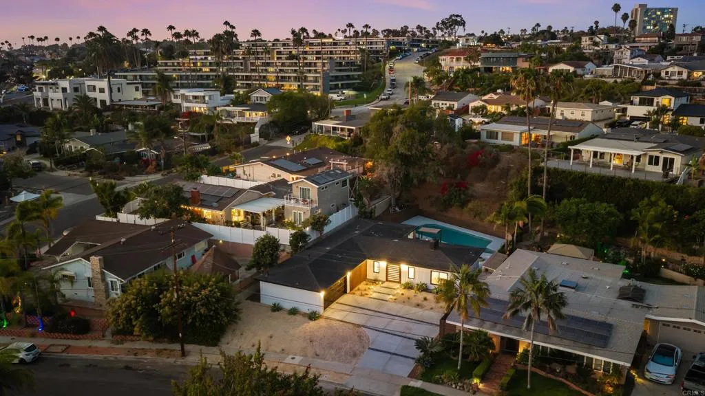 https://cdn.realtyfeed.com/cdn/127/306776205/cca0f65572b810f142c3f88e92b683ce.webp