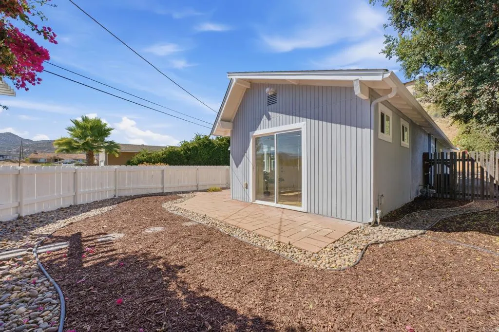 https://cdn.realtyfeed.com/cdn/127/306776228/549ee0c73945a4d5f7d04804fb1e3e1d.webp
