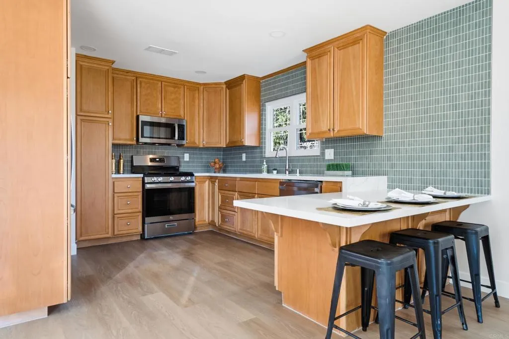 https://cdn.realtyfeed.com/cdn/127/306776228/78356c8a77f0dc78d570f1fef093bc68.webp