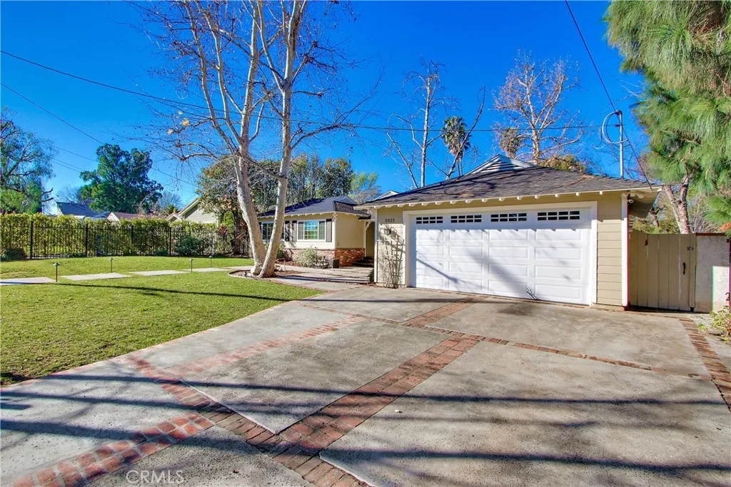 Woodland Hills, CA 91367