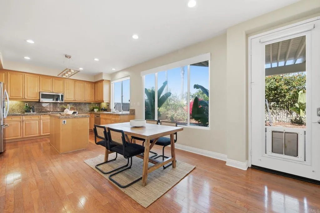 https://cdn.realtyfeed.com/cdn/127/306776304/4c43525ab3e90d9460bf1bbc1c1a3b73.webp