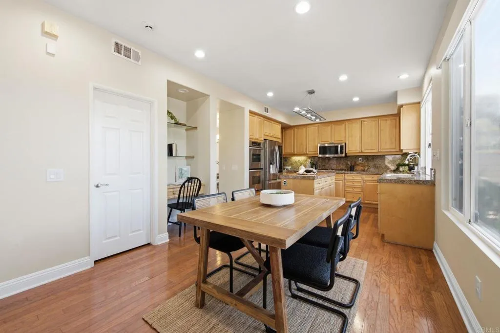 https://cdn.realtyfeed.com/cdn/127/306776304/52f786c8819ae97038b93e3d1bcf005e.webp