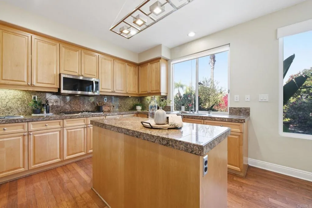 https://cdn.realtyfeed.com/cdn/127/306776304/8ac24582ac98b780a75e05d61decee17.webp