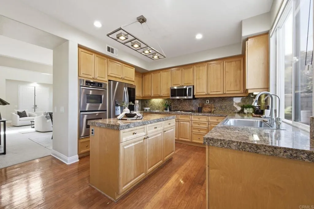 https://cdn.realtyfeed.com/cdn/127/306776304/b69d218e4faf5b7b21516c6070d5860c.webp