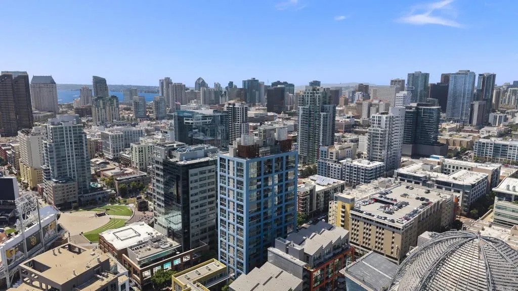 https://cdn.realtyfeed.com/cdn/127/306776314/fadb3fb2ec3dcdcc2a8b21b7e692eba6.webp