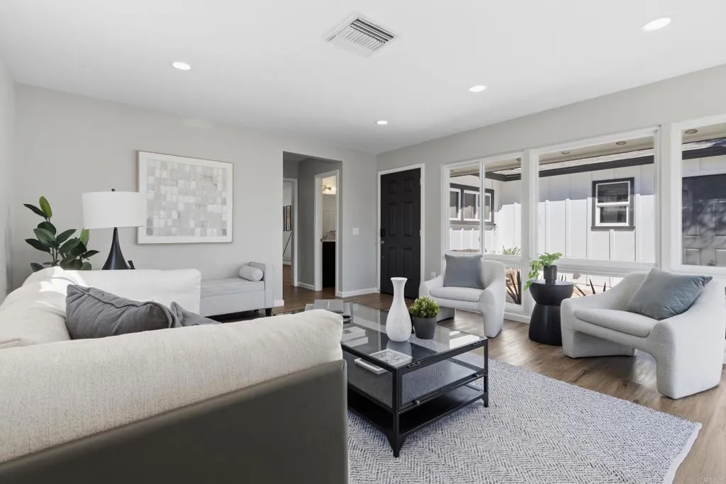 https://cdn.realtyfeed.com/cdn/127/306776325/626a7435fd86175ea95c050c81669aae.webp