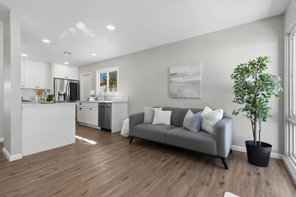 https://cdn.realtyfeed.com/cdn/127/306776325/b5aa0deb30c7ee02d6be3ba00da82cee.webp