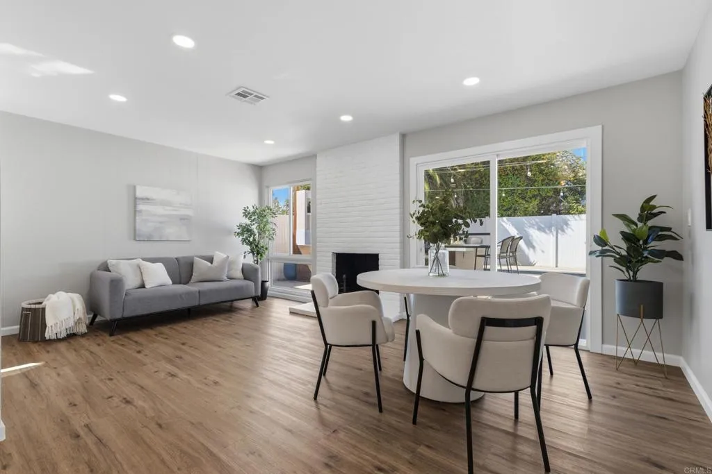 https://cdn.realtyfeed.com/cdn/127/306776325/dc0ee66cc53b52fc4069ae046249dae6.webp