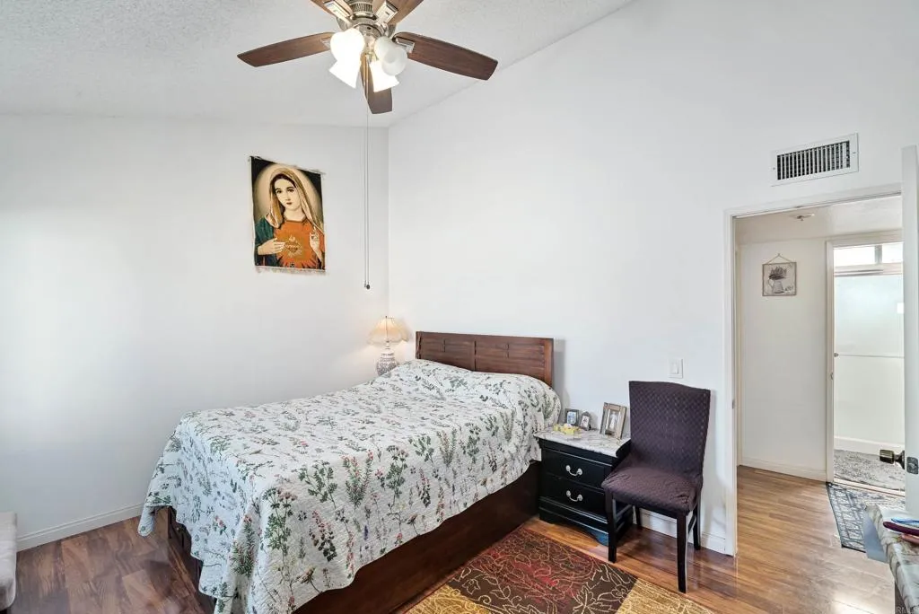 Photo #8: PTP2605602 Listing: Photo #8