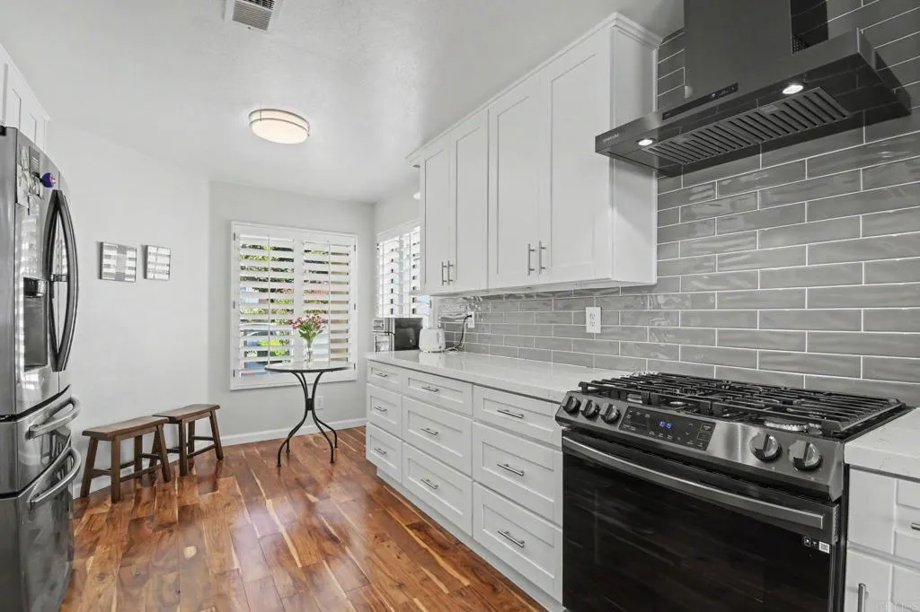 https://cdn.realtyfeed.com/cdn/127/306776543/abad5c0f08ce5ffec40dd830c2065068.webp