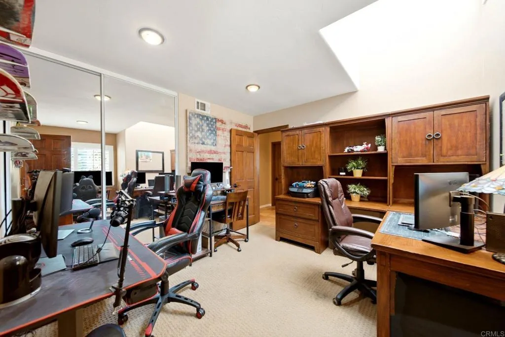 https://cdn.realtyfeed.com/cdn/127/306776590/fc1b26cb067d63f1d4384a0b424cc643.webp