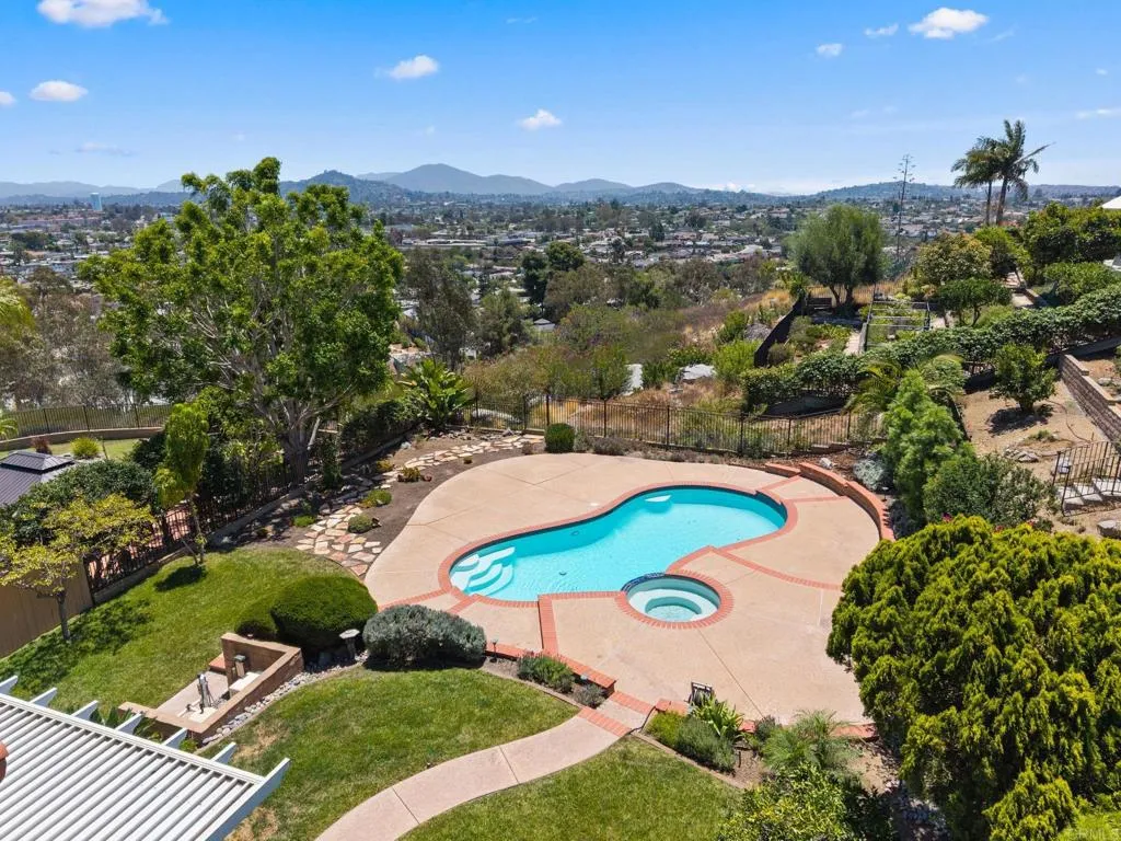 https://cdn.realtyfeed.com/cdn/127/306776600/724a764d5e79994cb802701d326335b0.webp