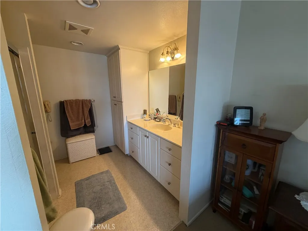 https://cdn.realtyfeed.com/cdn/127/306776695/0d18ab8d2630fcd99114ea39ab9303a1.webp