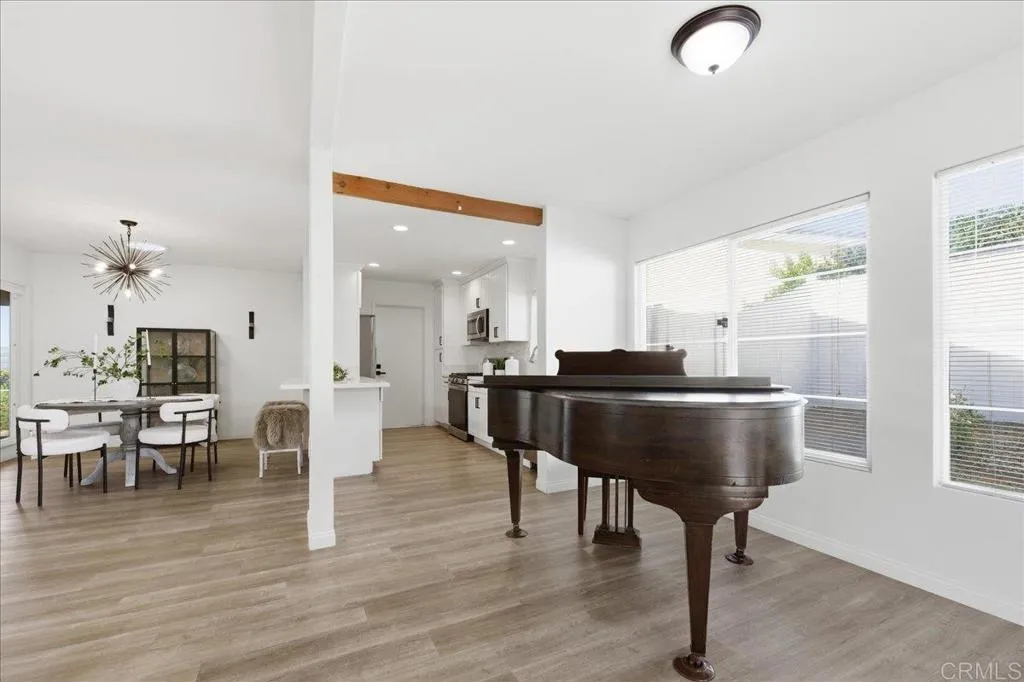 https://cdn.realtyfeed.com/cdn/127/306776749/553dca4802e0ae5f14fe81f486d17c7c.webp