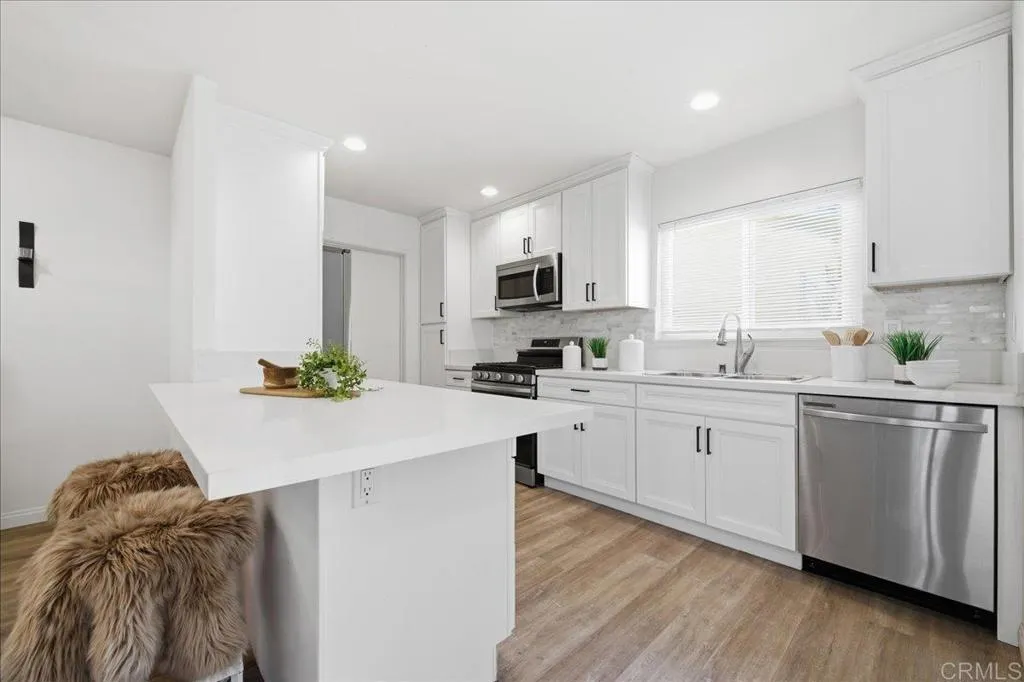 https://cdn.realtyfeed.com/cdn/127/306776749/78a9e062d9e74eaf31575c810a09094c.webp