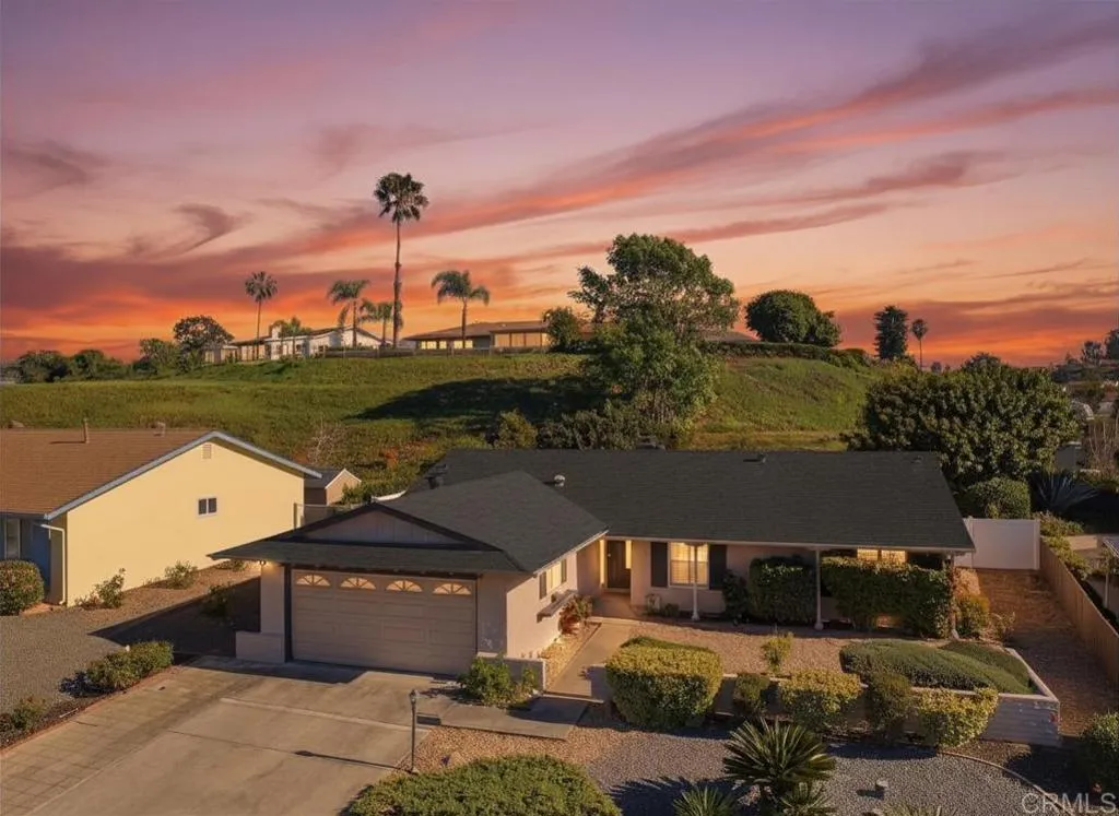 https://cdn.realtyfeed.com/cdn/127/306776749/c30bf8f5074018affe2126db8ef3ab14.webp