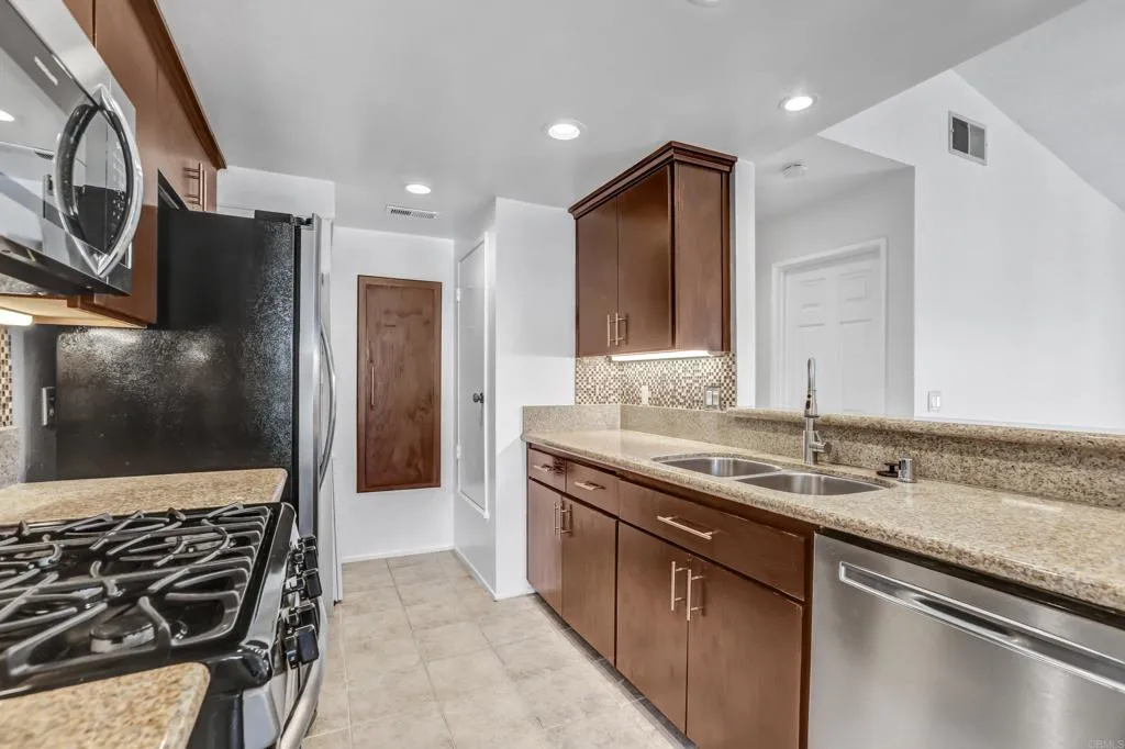 Photo #9: PTP2605615 Listing: Photo #9