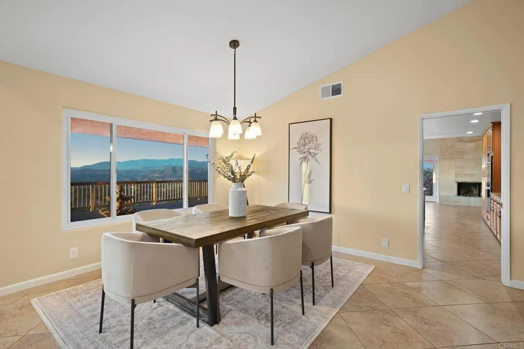https://cdn.realtyfeed.com/cdn/127/306776845/5152d4f78606b7c82ebcec5d228a9f36.webp