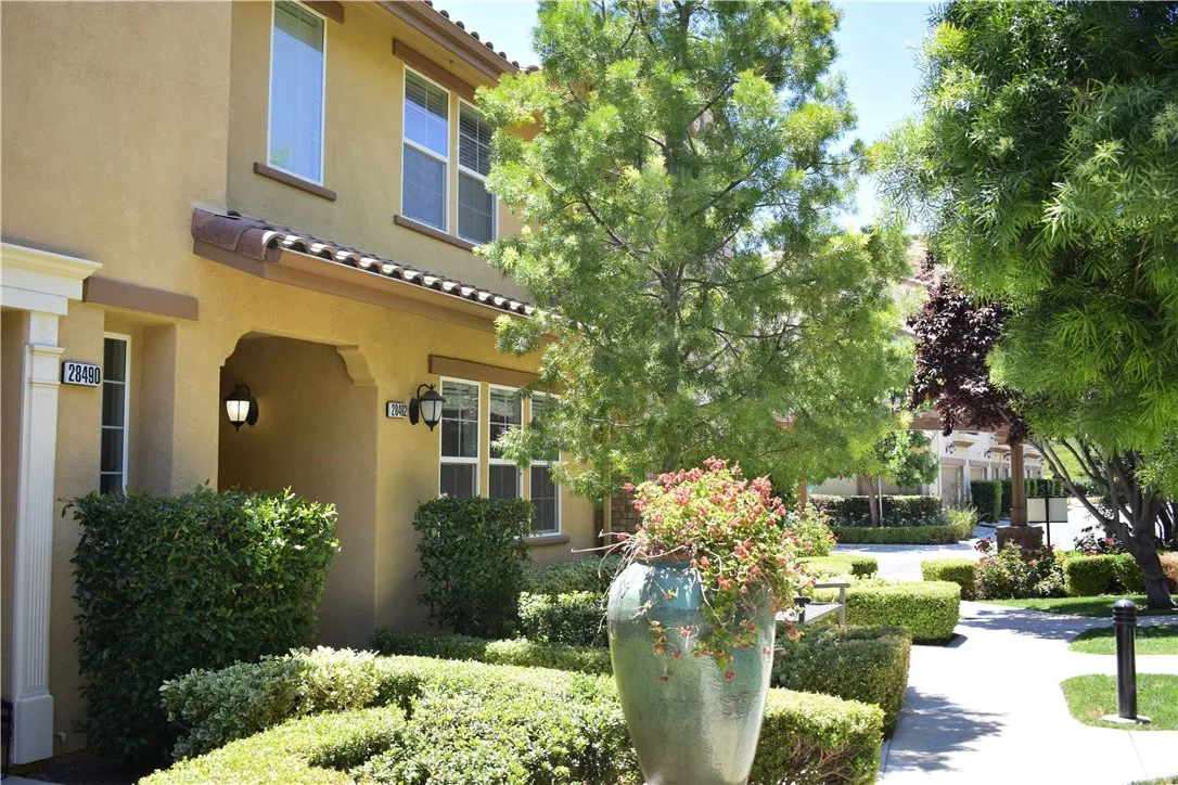 Valencia, CA 91354