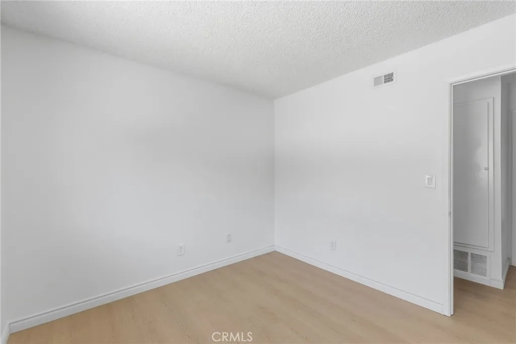 https://cdn.realtyfeed.com/cdn/127/306776919/5f7cfde810fb8a09749142311174c57a.webp