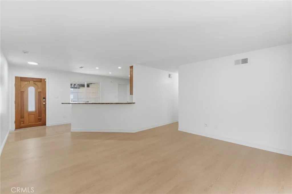 https://cdn.realtyfeed.com/cdn/127/306776919/69b41073600b0cb55b2d41d8282da1d1.webp