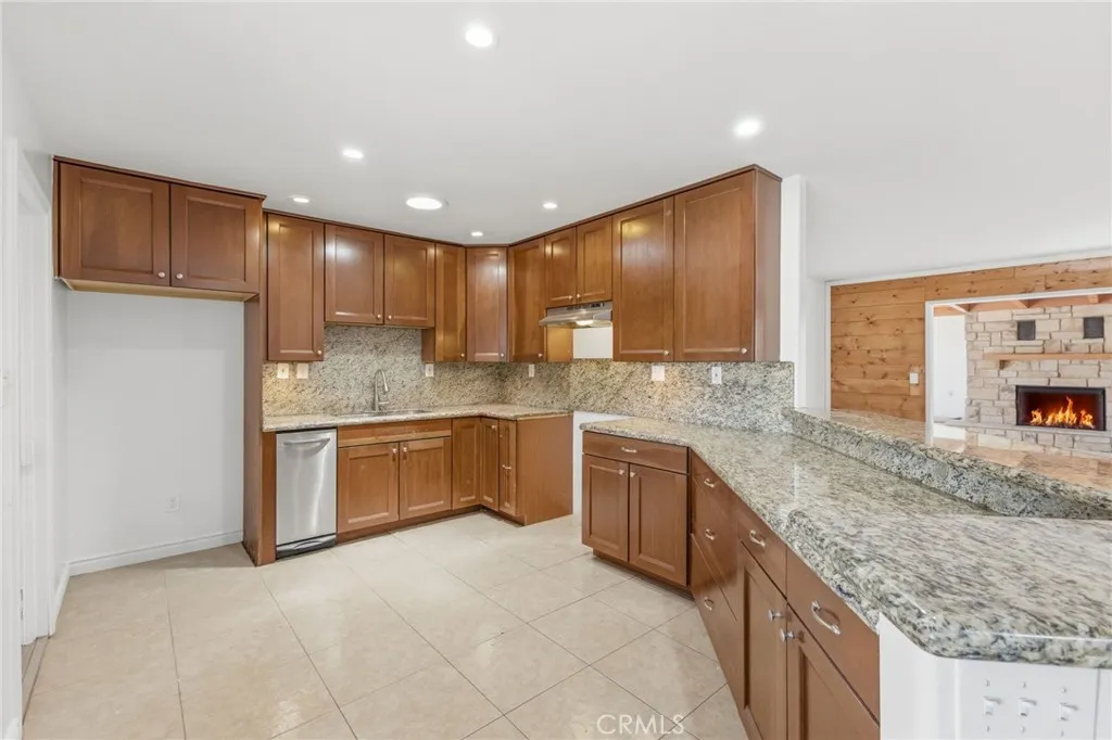 https://cdn.realtyfeed.com/cdn/127/306776919/6af4f90102e7b858437b389e99d02ea1.webp