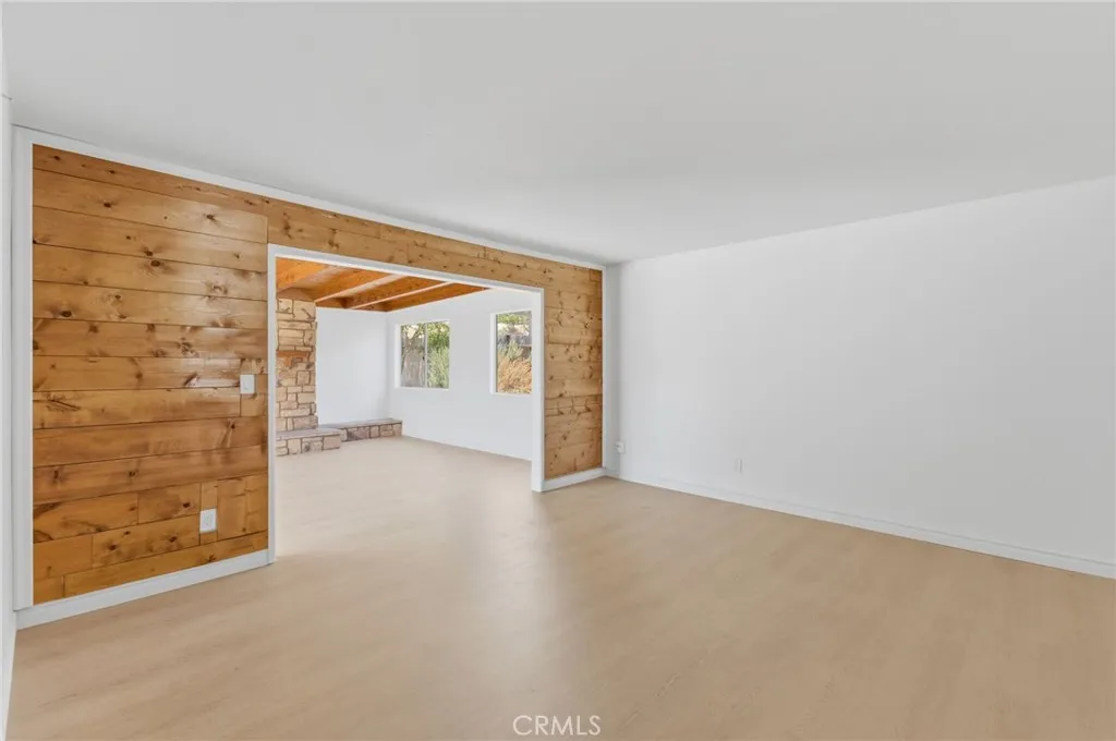 https://cdn.realtyfeed.com/cdn/127/306776919/87a10b9b03c6e87ffb1c9abe8df1f94c.webp