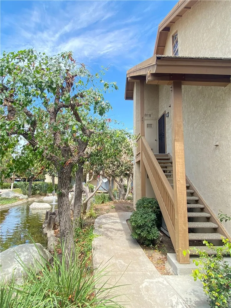 $750,000+ $750,000+