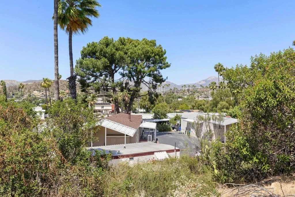 https://cdn.realtyfeed.com/cdn/127/306777076/7d1387cbfe72fea829f34e2cd183640c.webp