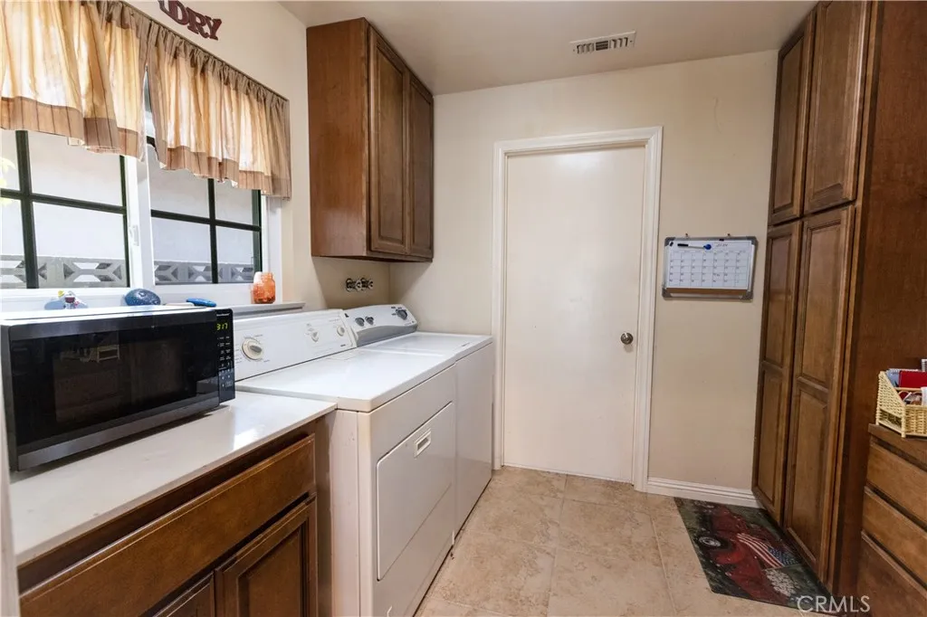 https://cdn.realtyfeed.com/cdn/127/306777111/17cdd0da87523aefc15f91ae5e10f709.webp