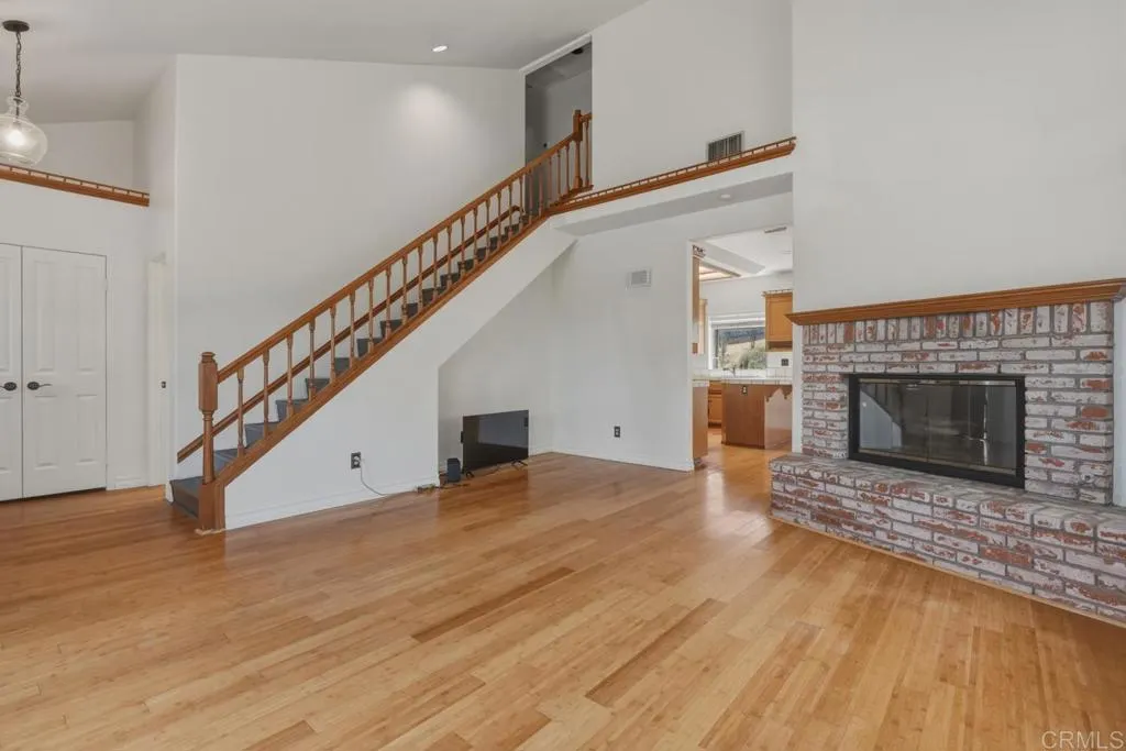 https://cdn.realtyfeed.com/cdn/127/306777137/b95efaac9f576b58c35c72a907052f9c.webp