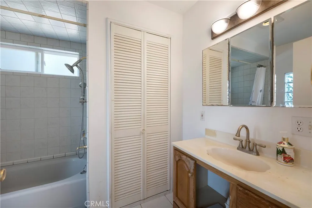 https://cdn.realtyfeed.com/cdn/127/306777164/ae72967446b2180afcb9ec4f1a939f14.webp