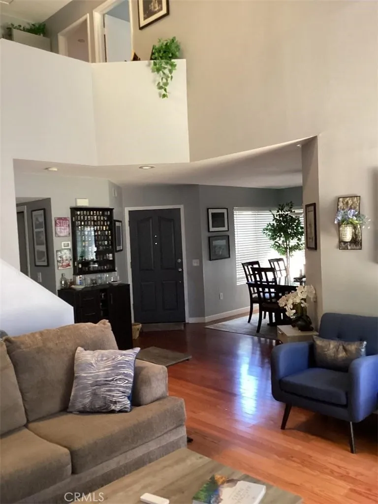 https://cdn.realtyfeed.com/cdn/127/306777242/11f1192690c64bbbafb235b2d482358a.webp