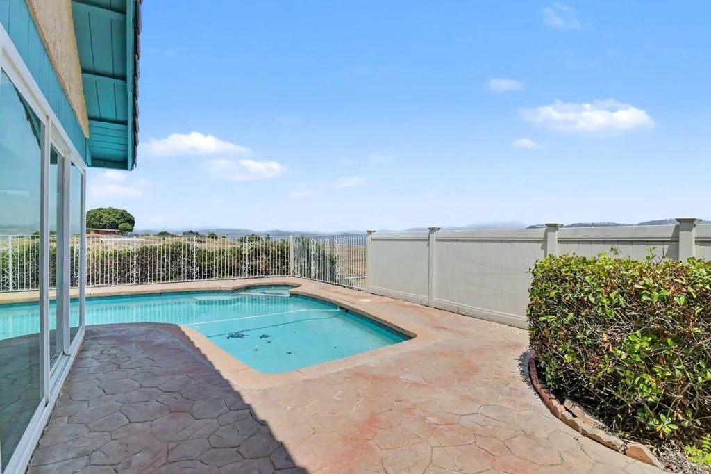 https://cdn.realtyfeed.com/cdn/127/306777268/66fd7e2ff424a192465dd941cb0e71c9.webp