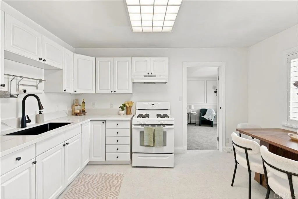 https://cdn.realtyfeed.com/cdn/127/306777342/554eee4de050c154eba21492b7bbe2af.webp