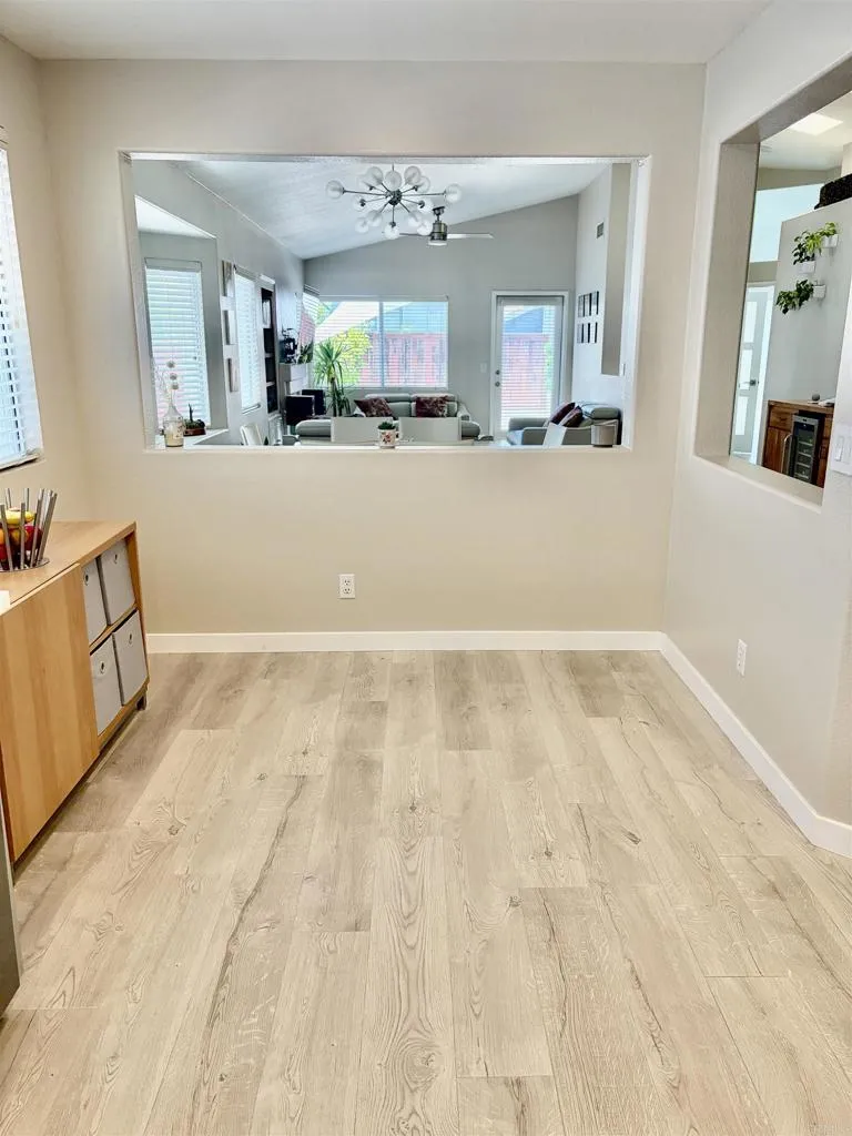 https://cdn.realtyfeed.com/cdn/127/306777459/e215c3af9fc35648f31ad1f41b1ba39a.webp