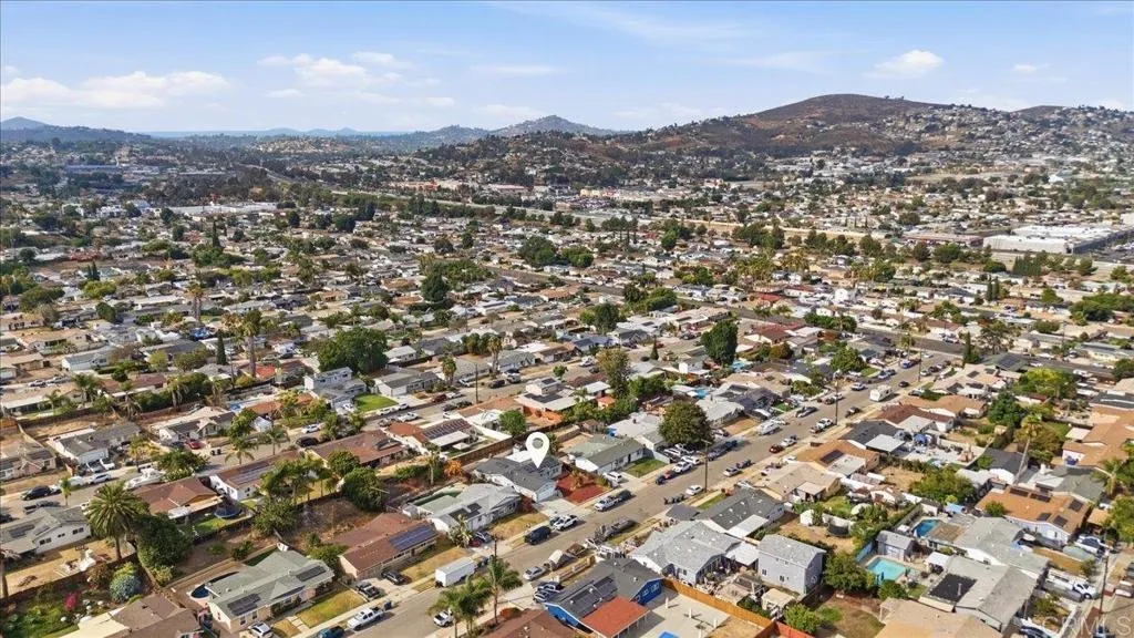 https://cdn.realtyfeed.com/cdn/127/306777483/3ee4ad377805dff2b049a1552e068d71.webp