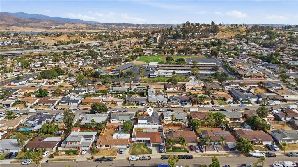 https://cdn.realtyfeed.com/cdn/127/306777483/9f1f1b9a518555bce26b3e45451806b1.webp