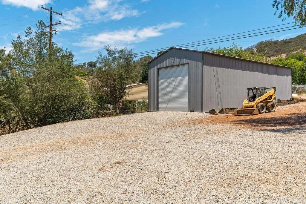 https://cdn.realtyfeed.com/cdn/127/306777555/69b7f15420b9ade31c72f8a57af580e1.webp