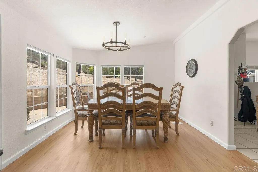 https://cdn.realtyfeed.com/cdn/127/306777555/8ca42b53a73246d4ed4337d004373bbb.webp